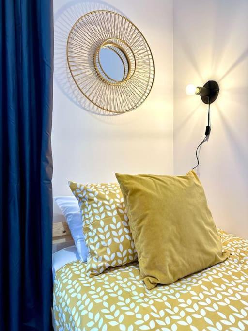 Holiday home Spacious Group Haven: 8-bedroom Comfort Near Town & Bournemouth